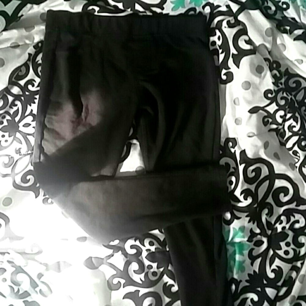 They are black Vigross pant